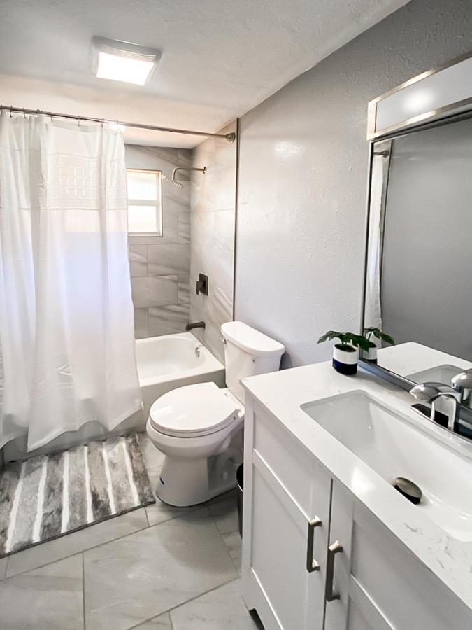 Sarasota Modern, Spacious, Comfy, Queen Beds, Backyard Rental מראה חיצוני תמונה